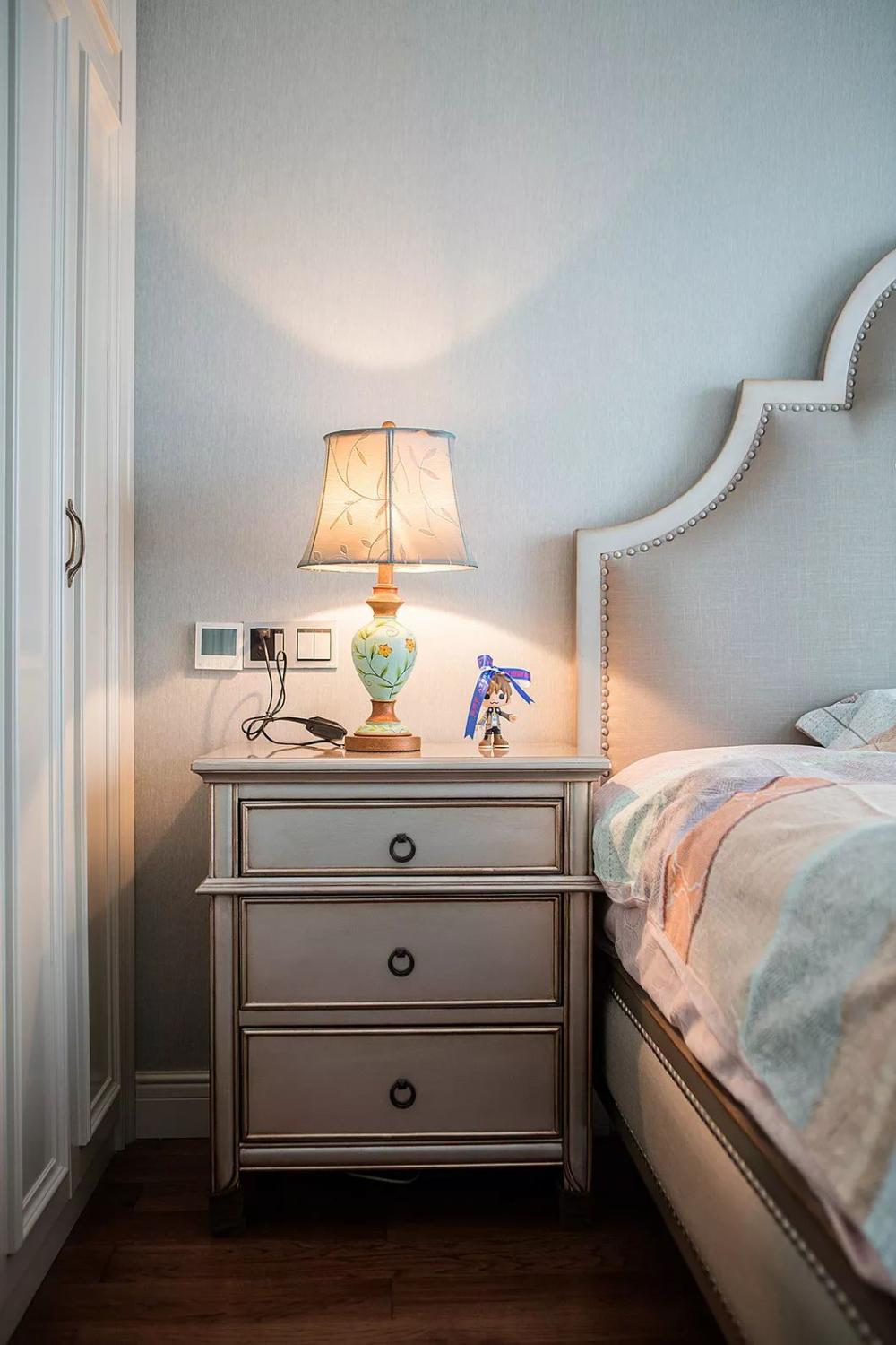 130平的現代美式風三居室，整體的配色和裝飾都好獨特