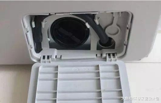 用了10年洗衣机才知右下角开关，污水哗啦啦，多年衣物白洗了！