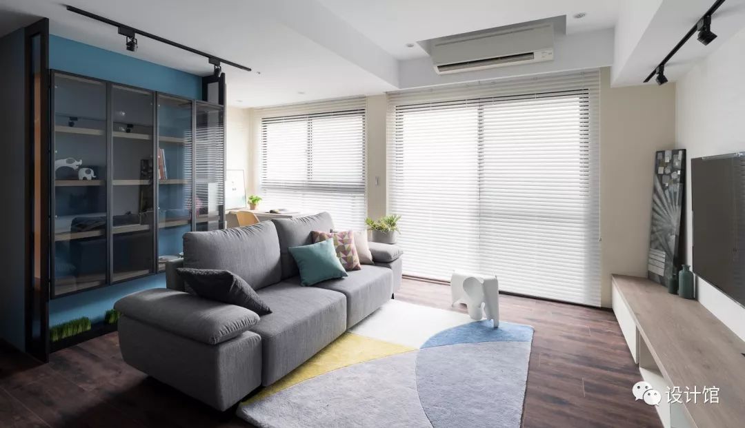 109㎡现代简雅，客厅比较长，挤个小书房！