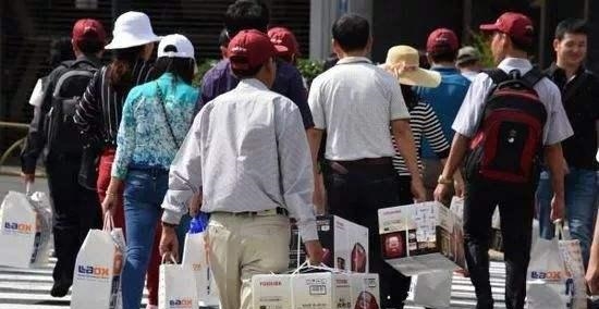 曾经叱咤风云的“良心国货”，如今却因包装惨遭嫌弃，老外却成箱买