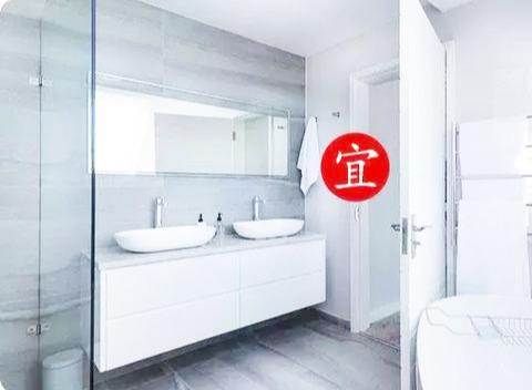 洗手间的镜子该如何布置？没想到，大部分人家里都放错了！