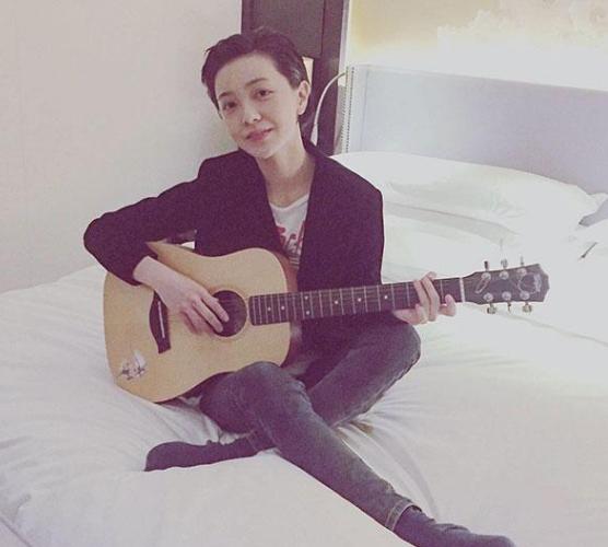 郭采洁曝出自己住的房子，一家人性格都很好，在家像个邻家女孩