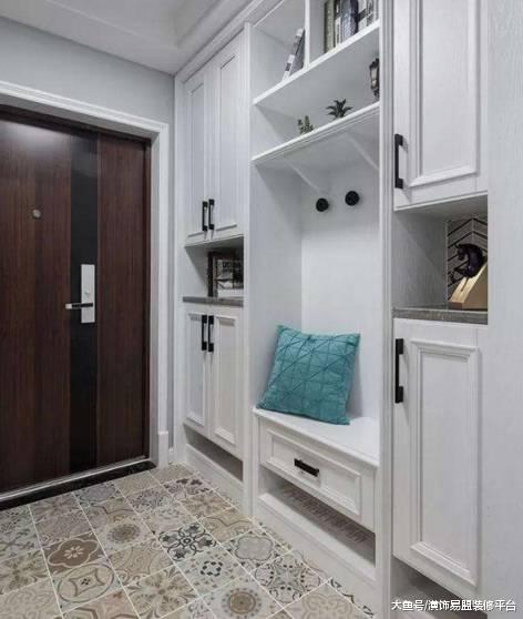 以后装修的话，入户鞋柜一定要这样装，太实用了