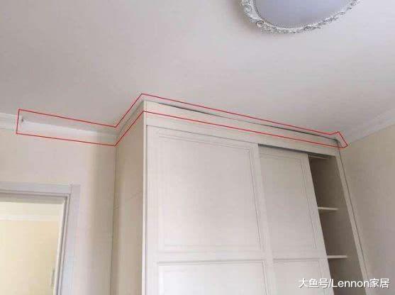 打衣柜，到顶少了这一步，不如做半截，好在行人提醒，否则白做了