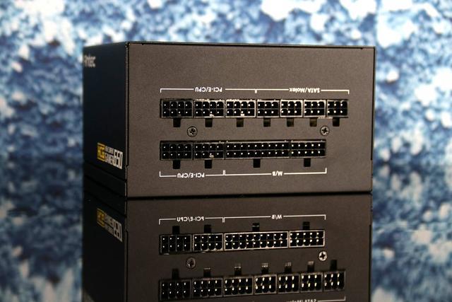 为“色”而迷，包豪斯O11雷蛇定制版DIY装机记