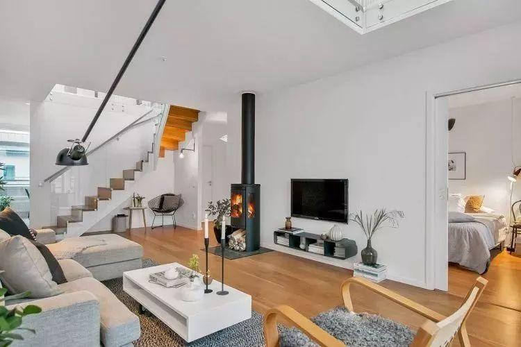 沒電視柜的電視墻，那還像什么樣？