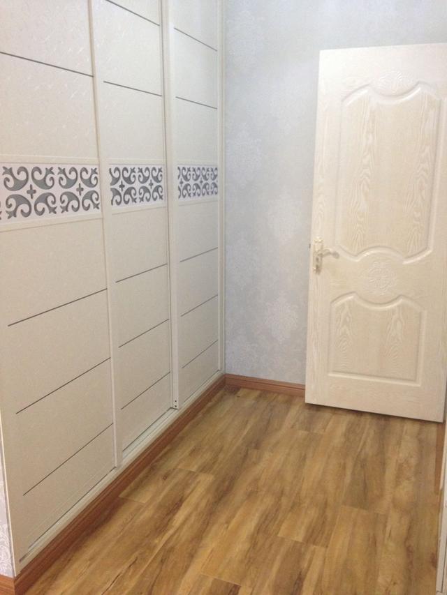 朋友新家装的太漂亮了，全房贴瓷砖就是高大上，尤其是餐厅！