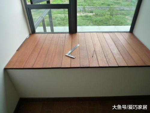 飘窗万万不要铺大理石了，现在流行这样装，既美观又省钱