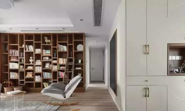 晒晒121平四居室装修实例，玄关地砖极少见，却十分漂亮又耐脏