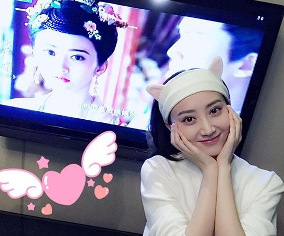 参观景甜现实的家，在家都是素面朝天，生活中很随意