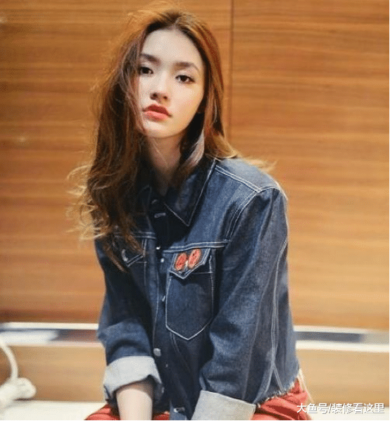 林允现实的豪宅, 头一次看到这样的电视墙设计, 很有创意