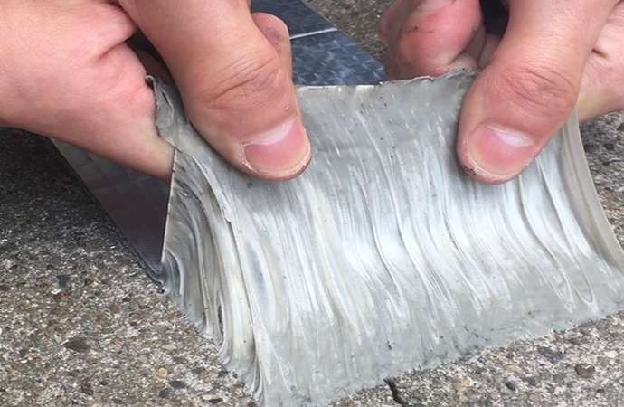 屋顶漏水，千万别用流动补漏队！教你一个好方法，花钱少不受罪