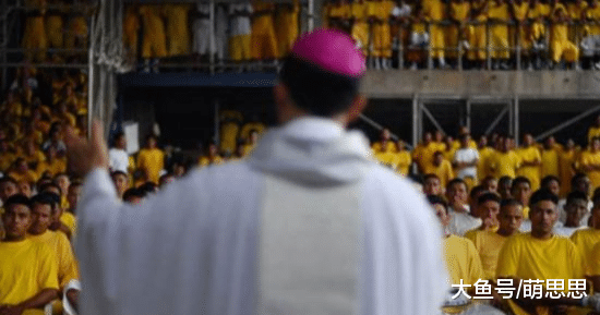 全球最“病态”的国家，军队4万，黑帮人数100万，从不敢动外国人