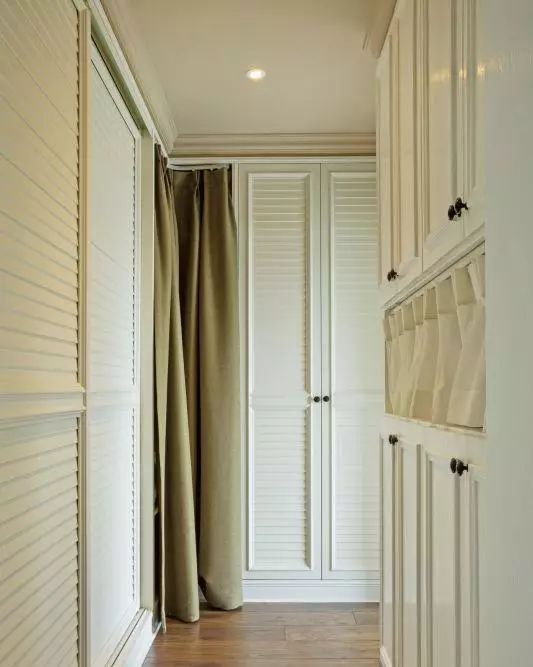 老婆吵着要装衣帽间，非逼我把家里改成这个样子！