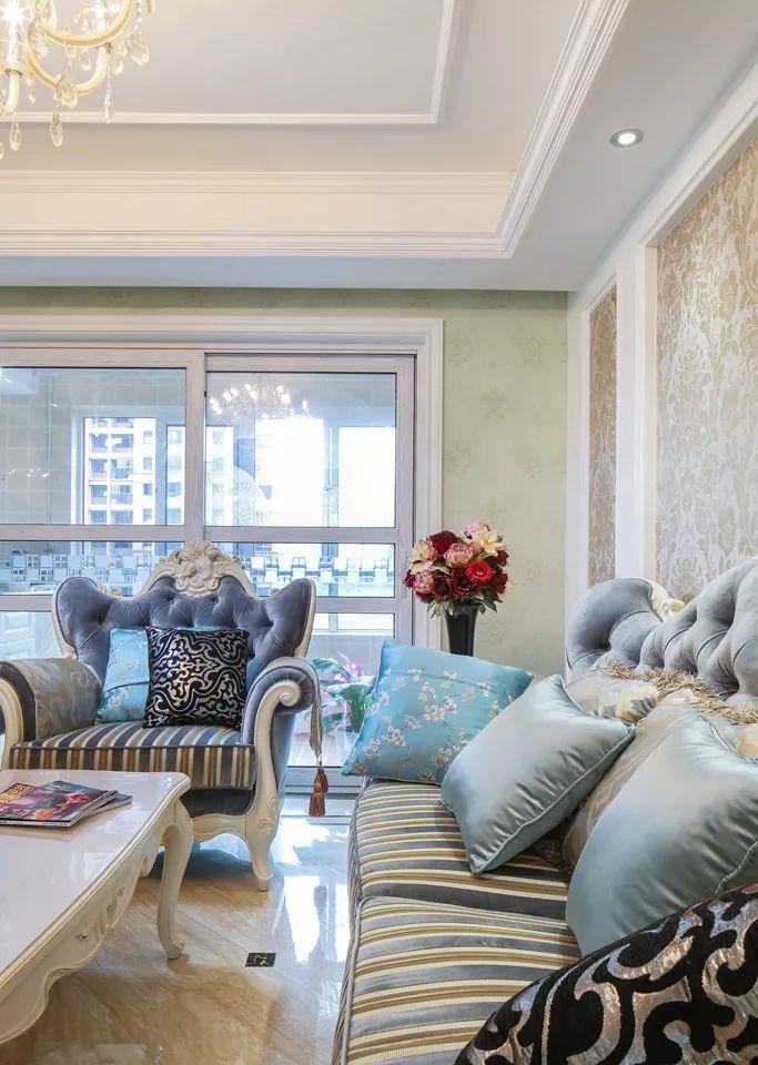 精致、浪漫的简欧3房2厅，镜面与收纳柜组合的餐厅背景墙真不错！