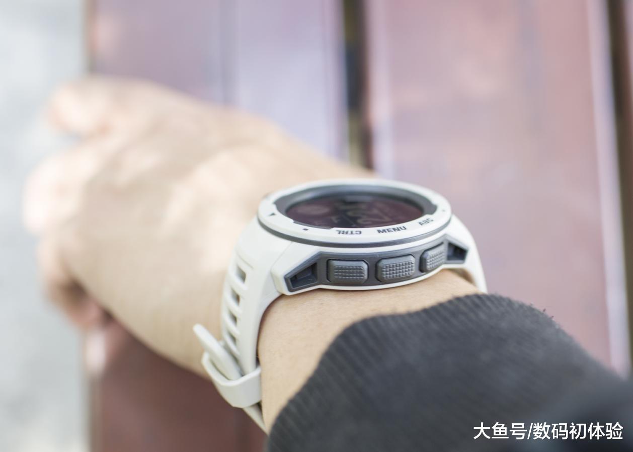 穿戴体验极佳：功能齐全、外观硬朗的智能运动手表GARMIN Instinct 体验