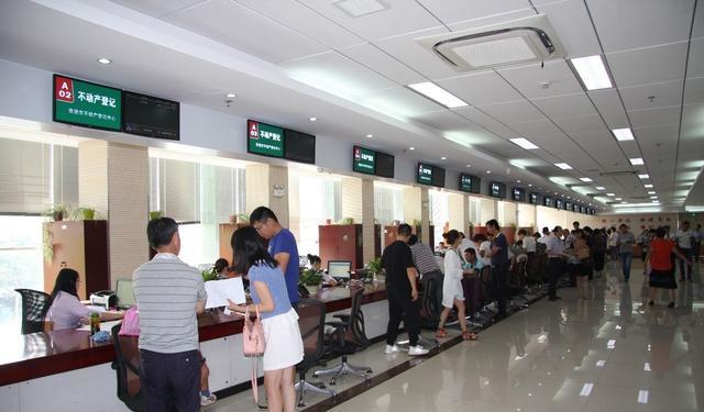 房产过户给子女新规，在世过户，还是去世办？巨大差别需提早知道