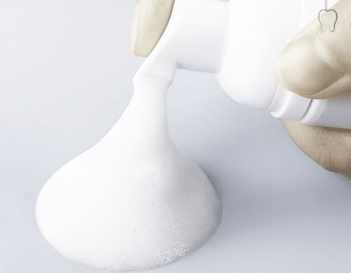 能把牙科医院整的没生意的慕斯，堪称是美牙界的一姐，网友跪服