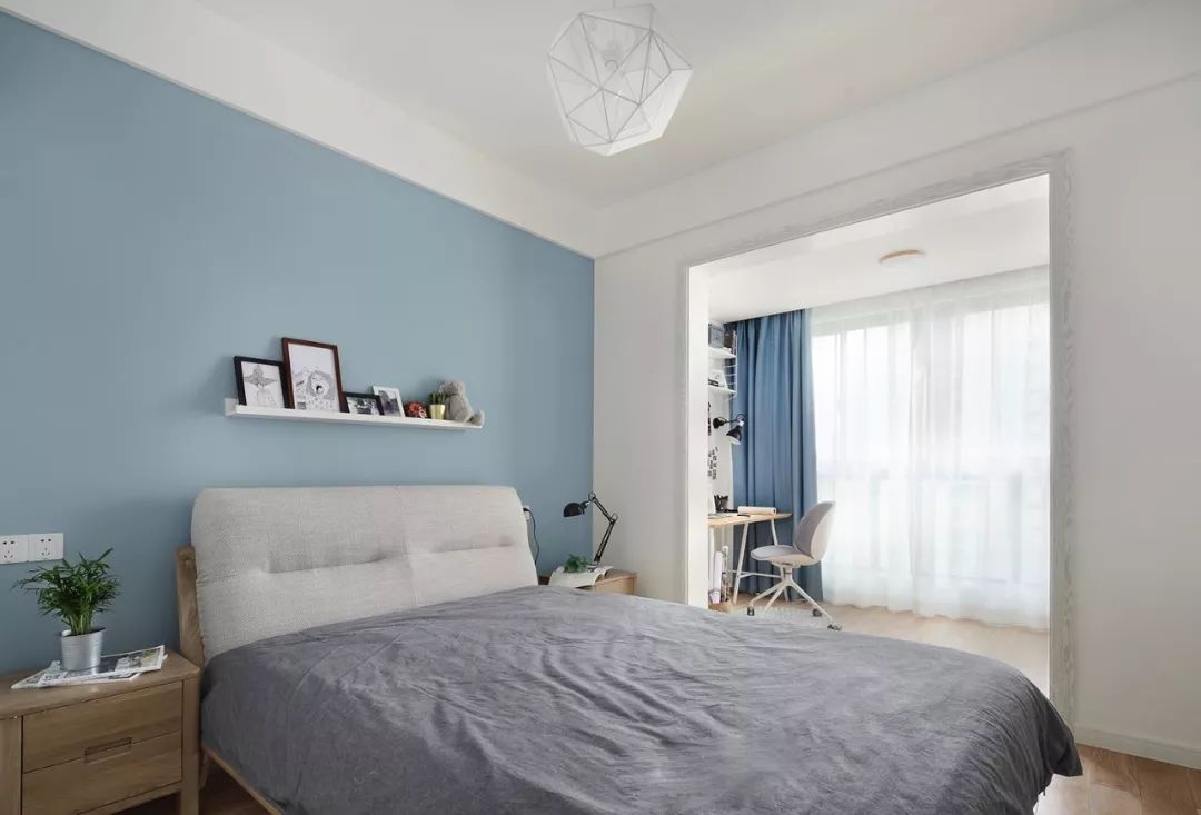 卧室带个小阳台是一种什么样的体验？看看＂别人家的＂就知道了！