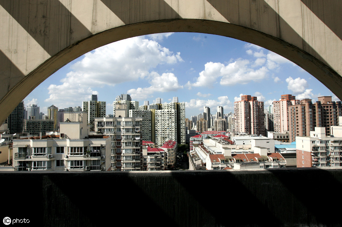 房价回暖背后6大原因，顶层双剑出鞘，楼市小阳春或难持续