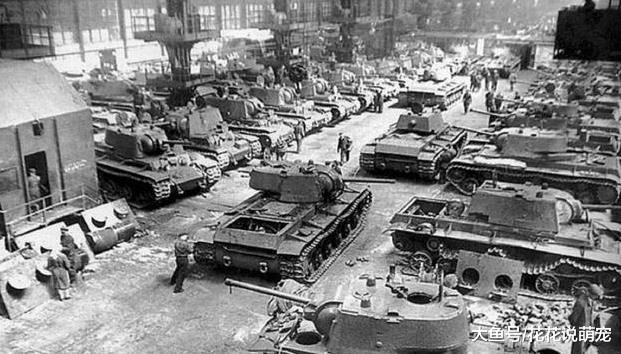 二战时12岁小孩兵工厂上班，30辆坦克当场报废，损失难弥补