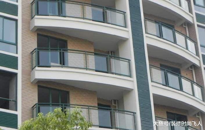 售楼经理说漏嘴：这种阳台的房子万万不能买，好多人入手就后悔了