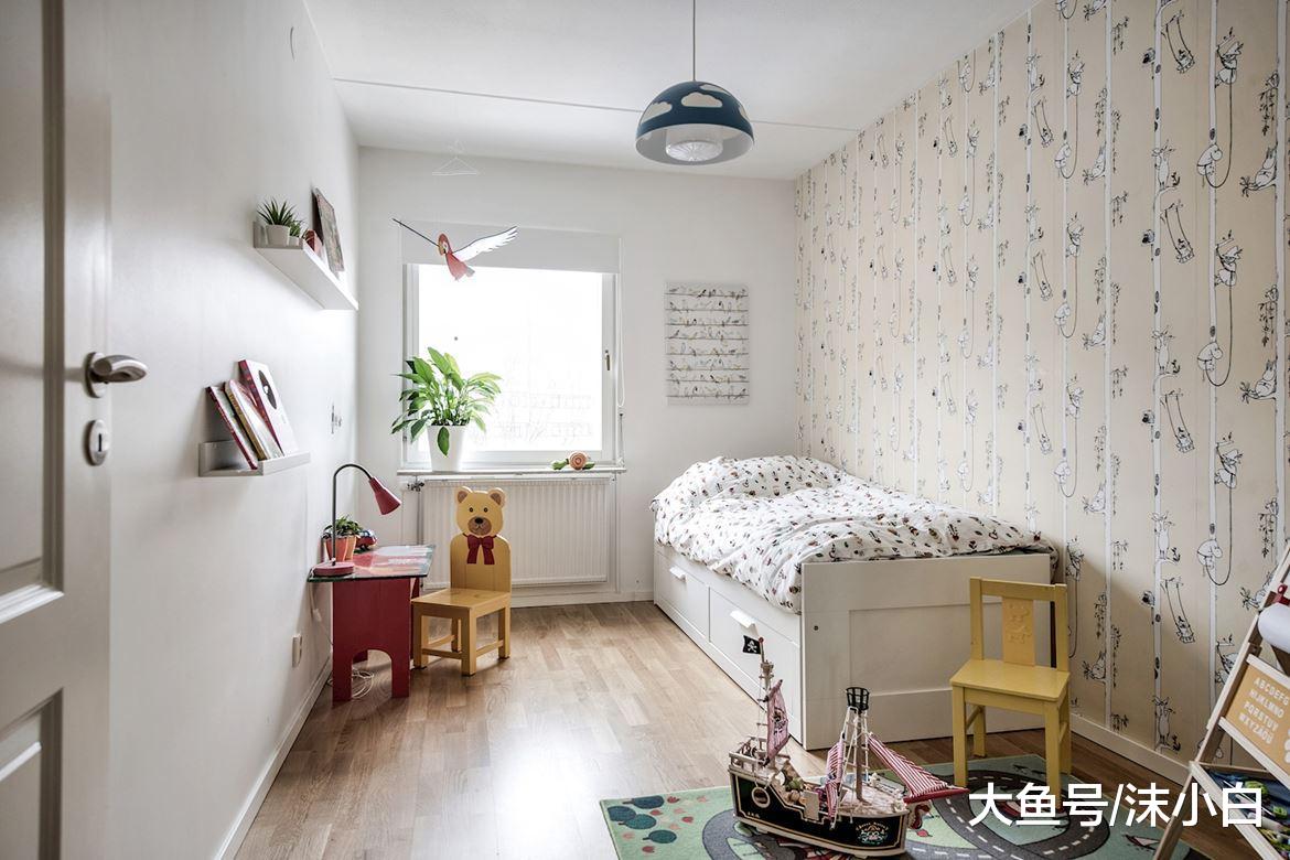 小户型81平，老公非在墙上钉“6彩”旧木板，电视柜谁见过？晒晒