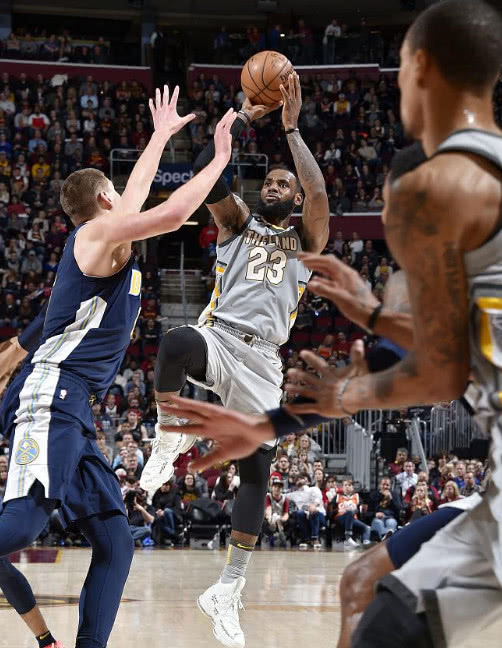 完全不设防！詹皇场均三双难掩骑士致命软肋 1毒瘤浇灭争冠希望