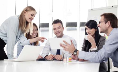 学会这些社交技巧，职场也能找到你的真朋友！