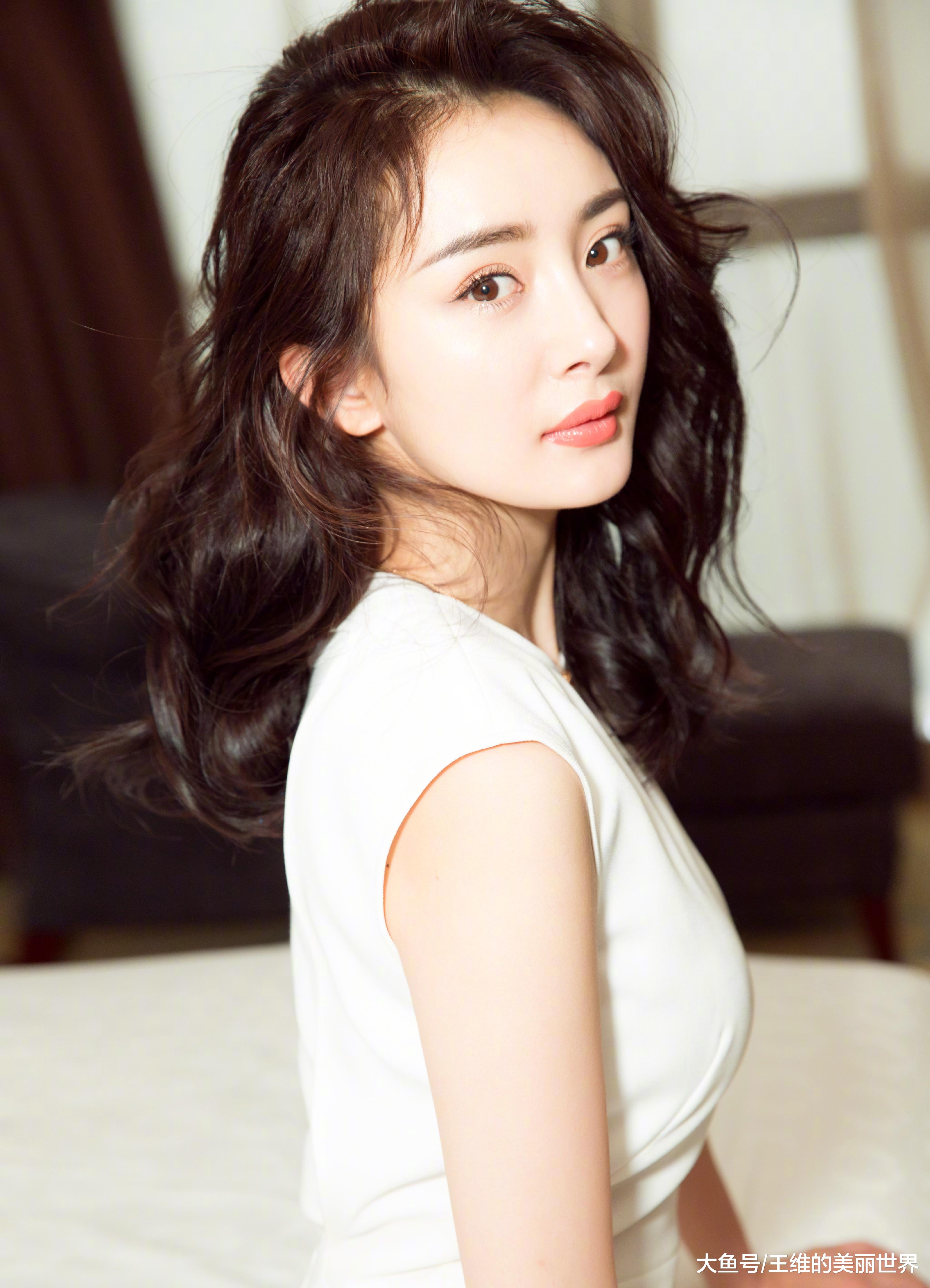 十年前赵薇代言的广告隐藏极多明星,有谁认出"方脸"杨幂?