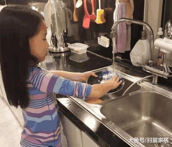 一起參觀趙文卓住的豪宅，兒童房裝得很用心，家里還有個獨立花園