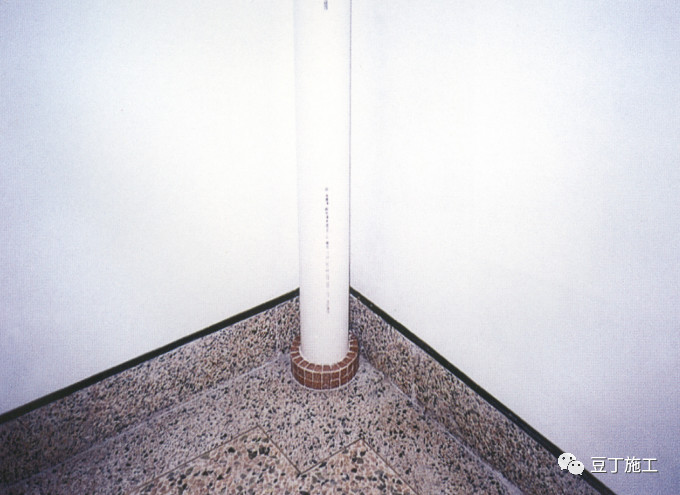装修时地砖和石材地面如何施工才规范？这家大公司的做法值得称道