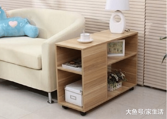 客厅小就不要放茶几了，这样设计来代替，师傅看完点头夸好