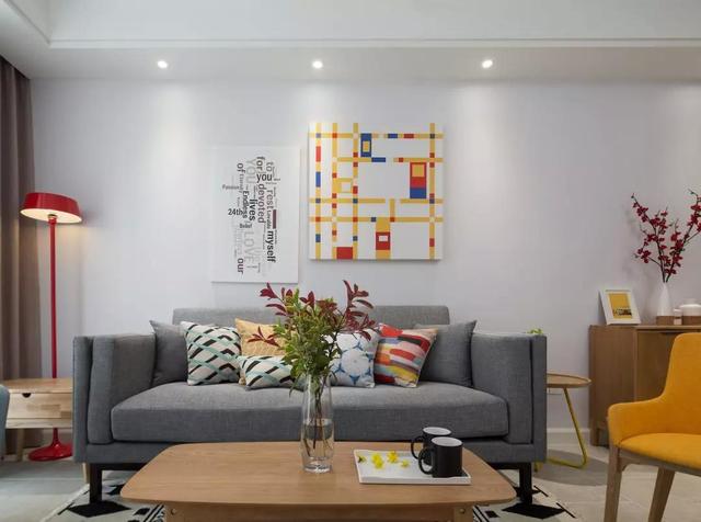 精致北欧小户型装修，跳跃性色彩的点缀，使得空间活泼又靓丽！