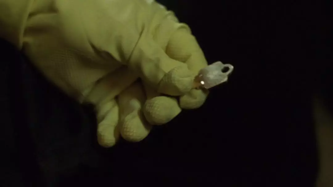 娇妻移情别恋，丈夫雇凶杀人，机关算尽的爱，让人叹息