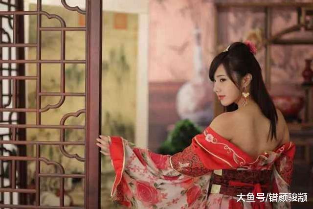 史上最慘美女：10歲就被皇帝霸占懷孕，29歲被斬首，美也是罪么？