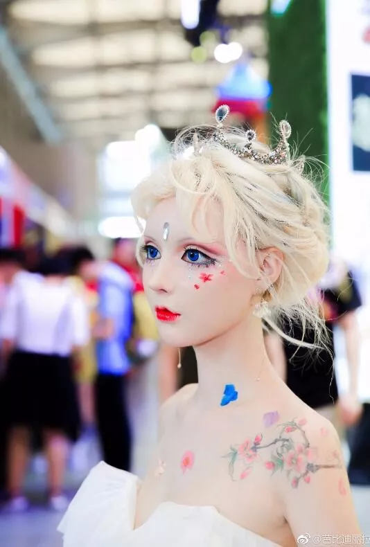 7位网红修图前后对比，我佛了