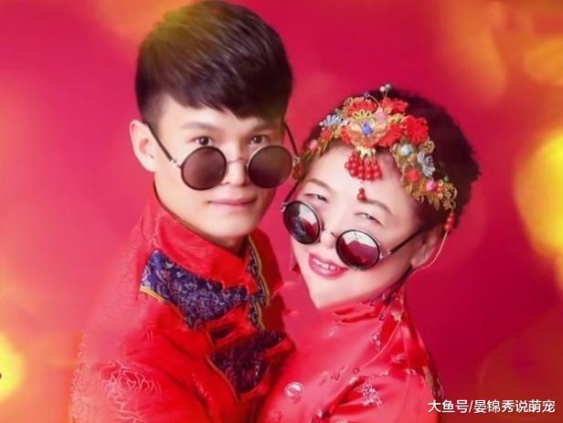 “爷孙恋”又“奶孙恋”！婚照出观众沸腾：爱情跟年纪有关系吗？