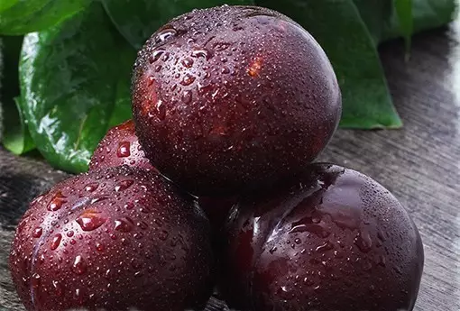 黑布林，这娇娘好生秀色