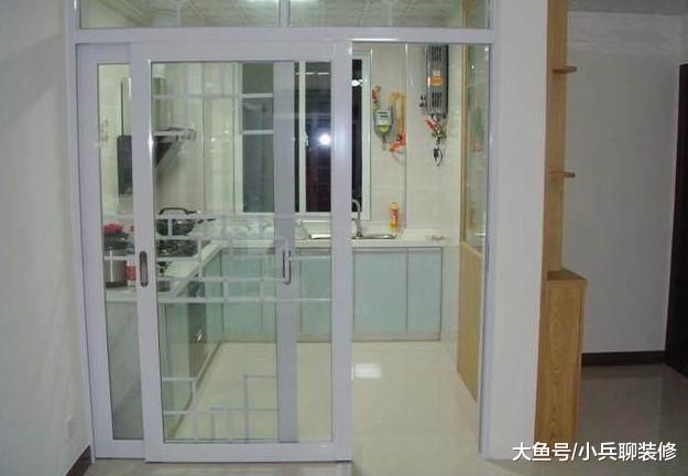 奋斗6年买了新房，装修只花10万，被朋友嘲笑：恭喜你换出租房了