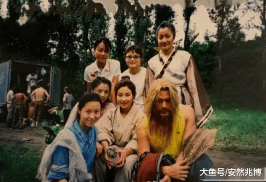 “新倚天”周芷若成白莲花，假睫毛、眉毛都让人出戏！