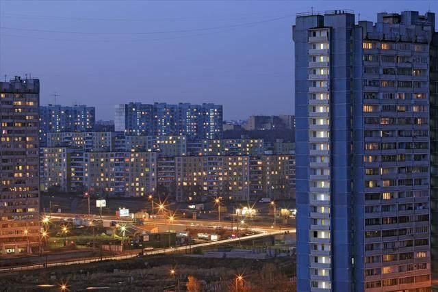 楼市降温了，炒房客撤离了，想要买房的老百姓不需要发慌了