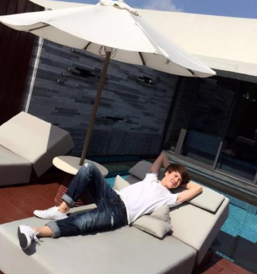 晒晒徐海乔住的豪宅，家里有超大游泳池，配置室外休闲区