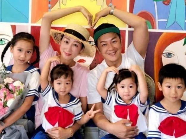 参观陈浩民在香港的家，家里一共六口人，相比下房子有点太小了