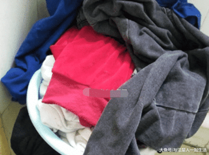 某技校宿舍实拍，你还让孩子上技校吗？家长：白瞎我的钱和心血