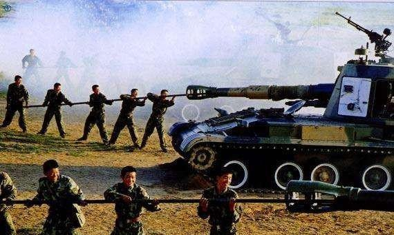 坦克炮管里面有异物的时候能开炮么？会不会炸膛？