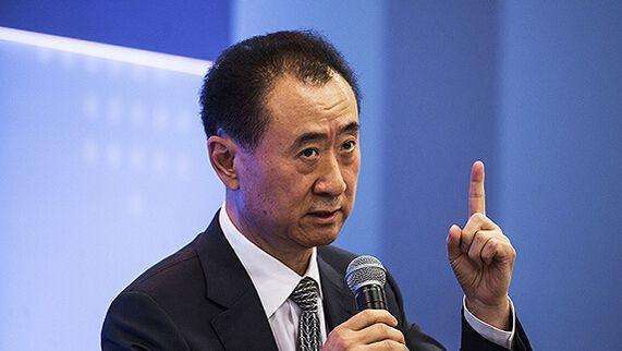 王健林不帮王思聪，意外获得人民日报点赞，有这样的父亲王思聪早晚成首富