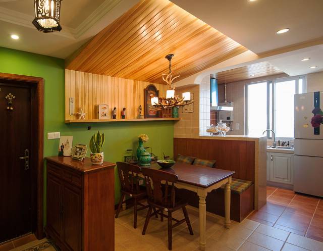 小户型的餐厅设计超简单，只要用个卡座就美遍全小区！