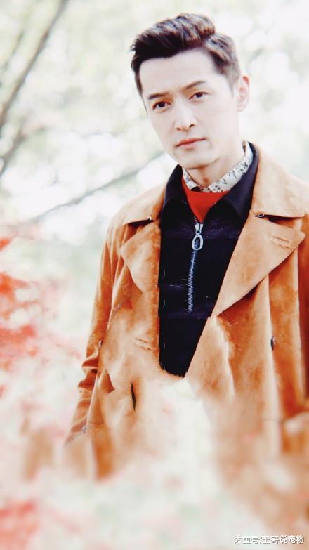 明星自拍堪比奇葩买家秀，网友：真的一眼看到老胡的照片要吓死！