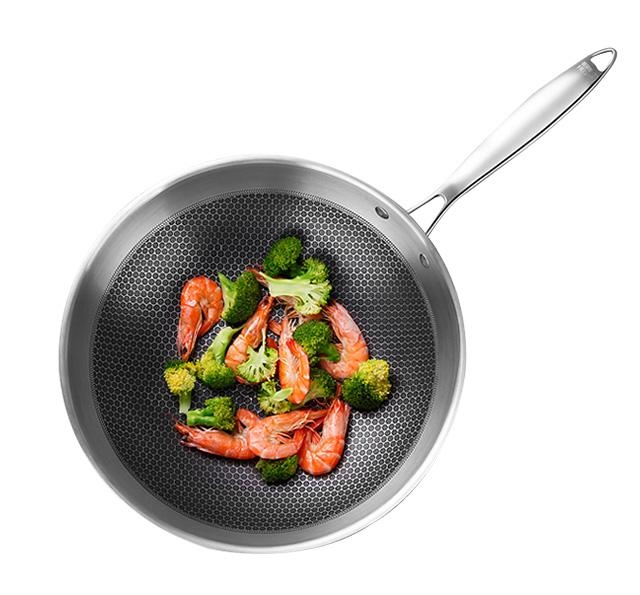 你还在用蒸笼？现在流行这种“厨房神器”，干净卫生又省空间